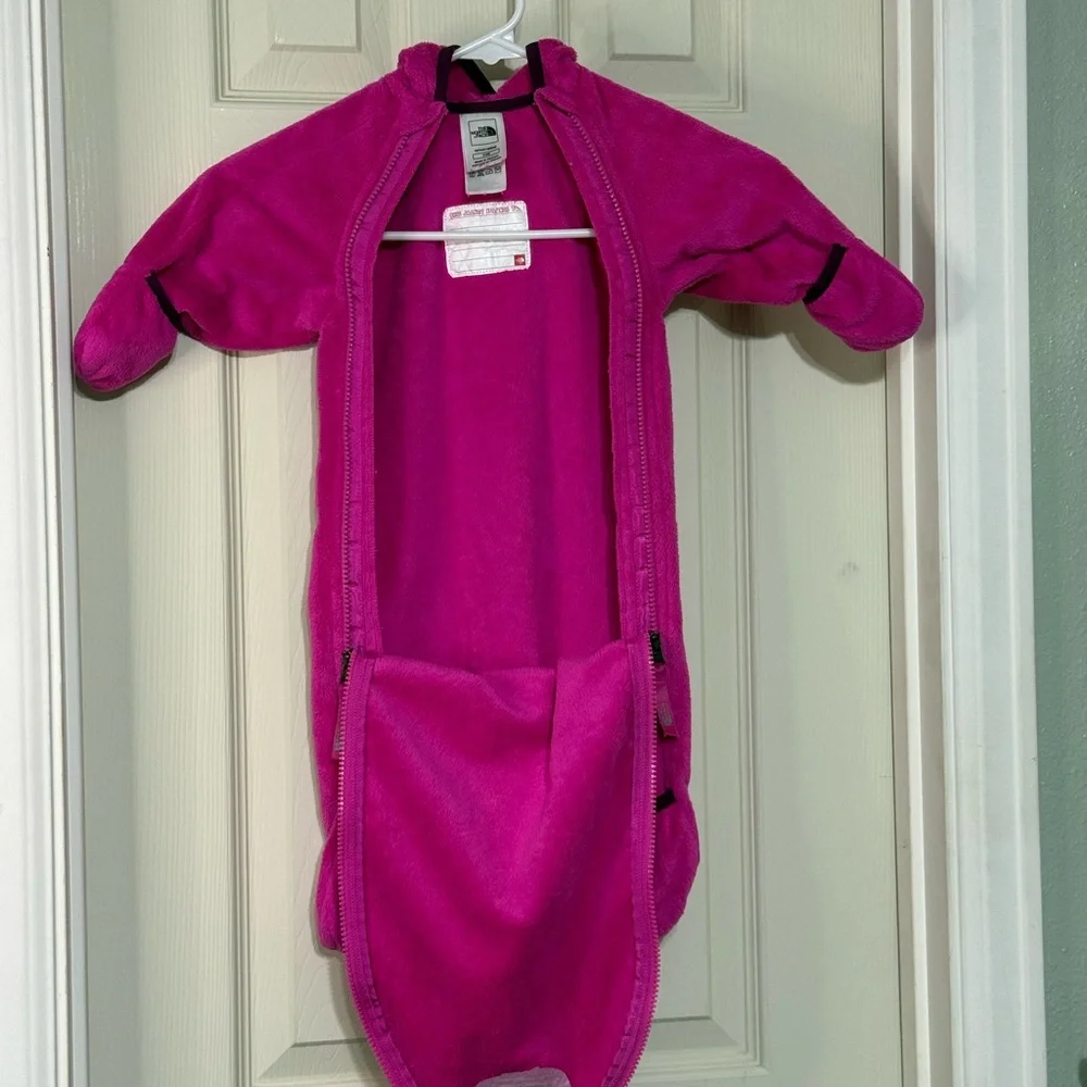 The North Face Fuchsia Pink Fuzzy Bunting One Piece Baby 3-6 Month